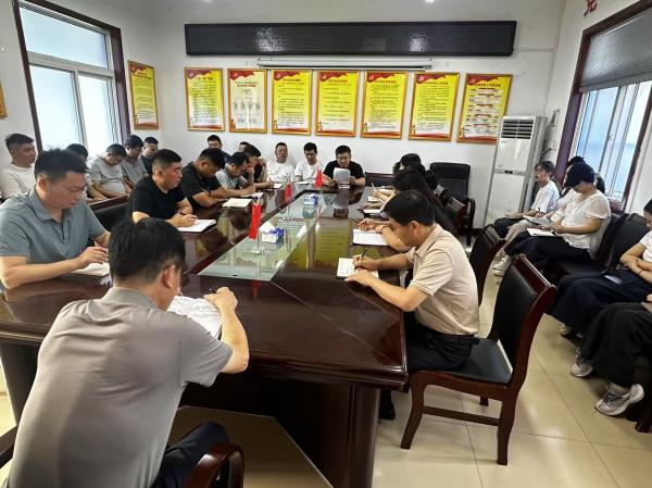 開展八一活動(dòng)